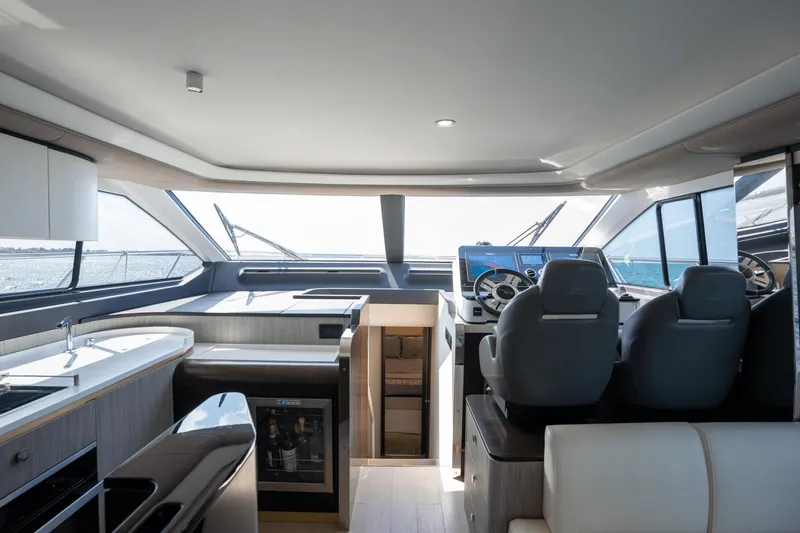 Slide: The Image of Azimut Fly 60 2019 - 68