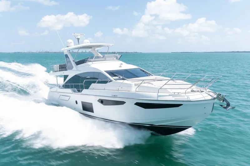 Slide: The Image of Azimut Fly 60 2019 - 3