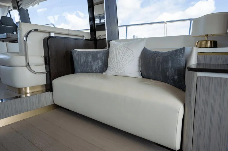 Slide: The Image of Azimut Fly 60 2019 - 50