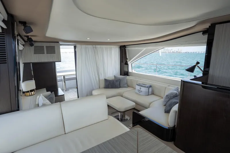 Slide: The Image of Azimut Fly 60 2019 - 40