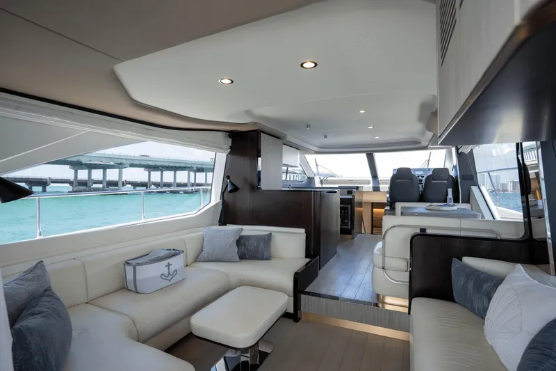 Slide: The Image of Azimut Fly 60 2019 - 44