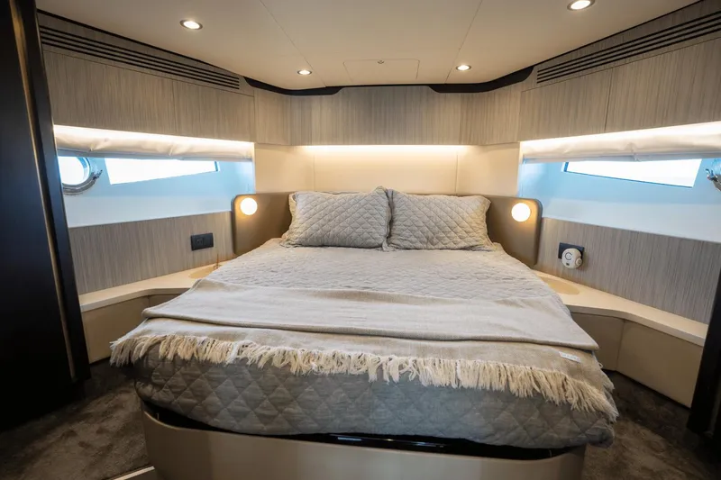 Slide: The Image of Azimut Fly 60 2019 - 53