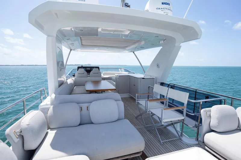 Slide: The Image of Azimut Fly 60 2019 - 23