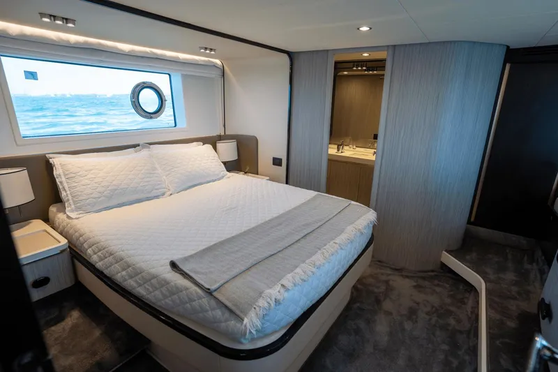 Slide: The Image of Azimut Fly 60 2019 - 60