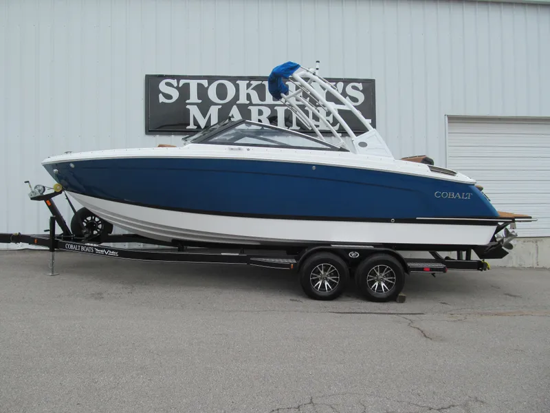 The Image of 2025 Cobalt R6 boat on trailer at Stokley's Marine dealership. - 1