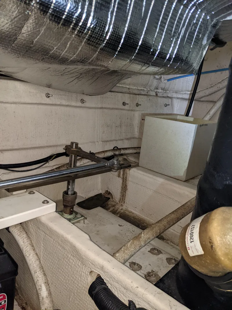 Slide: The Image of Rinker Fiesta Vee 410 2004 - 52