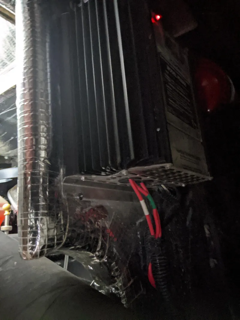 Slide: The Image of Rinker Fiesta Vee 410 2004 - 53