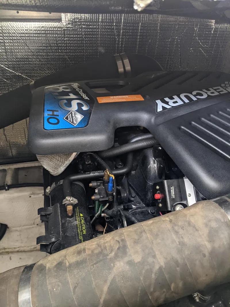 Slide: The Image of Rinker Fiesta Vee 410 2004 - 55