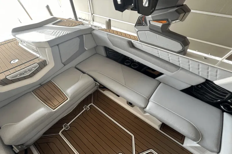 Slide: The Image of Nautique Super Air Nautique G23 2022 - 13