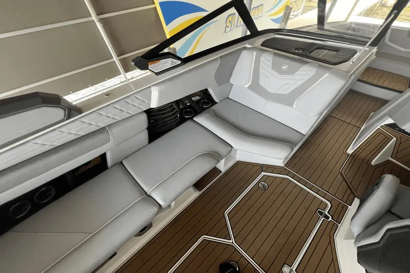 Slide: The Image of Nautique Super Air Nautique G23 2022 - 14