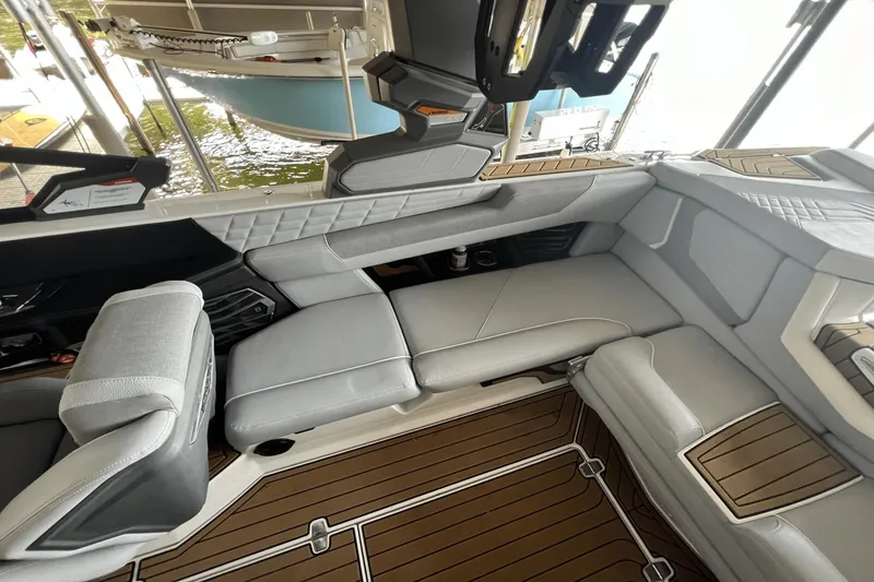 Slide: The Image of Nautique Super Air Nautique G23 2022 - 15