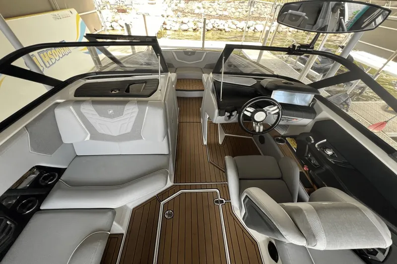Slide: The Image of Nautique Super Air Nautique G23 2022 - 16