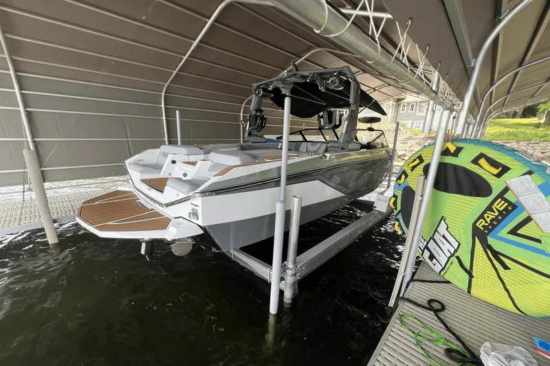Slide: The Image of Nautique Super Air Nautique G23 2022 - 6