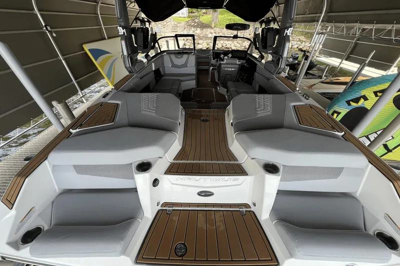 Slide: The Image of Nautique Super Air Nautique G23 2022 - 9