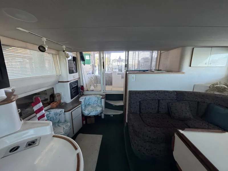 Slide: The Image of Sea Ray 440 Express Bridge 1995 - 13