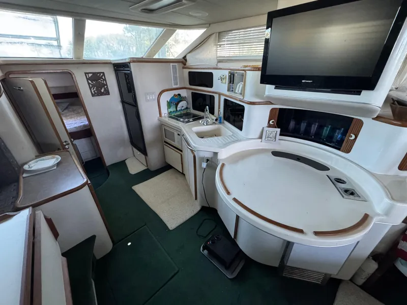 Slide: The Image of Sea Ray 440 Express Bridge 1995 - 15