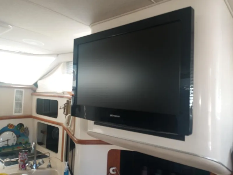 Slide: The Image of Sea Ray 440 Express Bridge 1995 - 16