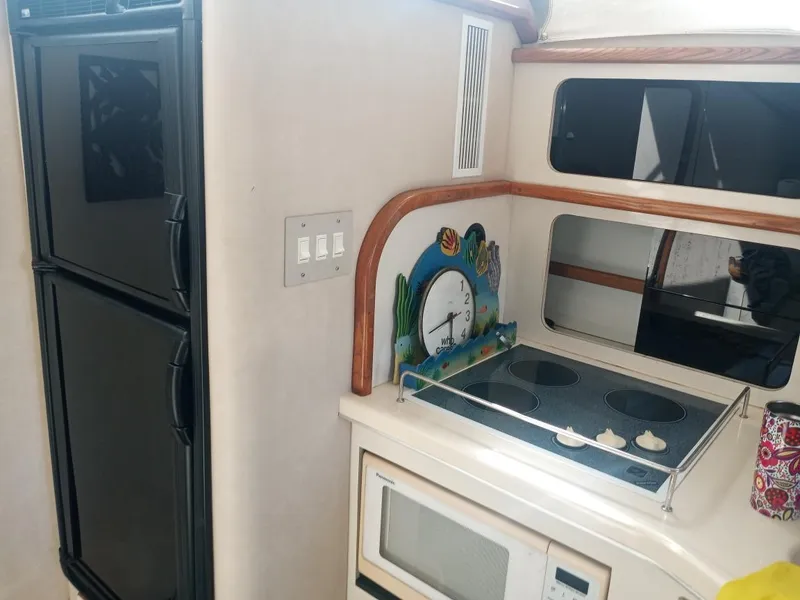 Slide: The Image of Sea Ray 440 Express Bridge 1995 - 18