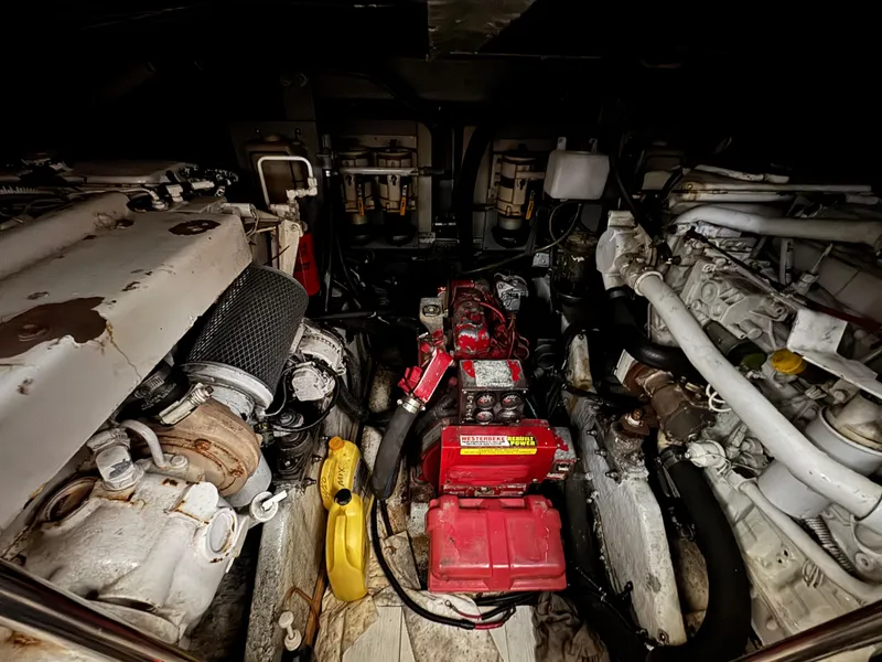 Slide: The Image of Sea Ray 440 Express Bridge 1995 - 28