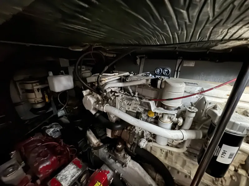 Slide: The Image of Sea Ray 440 Express Bridge 1995 - 32