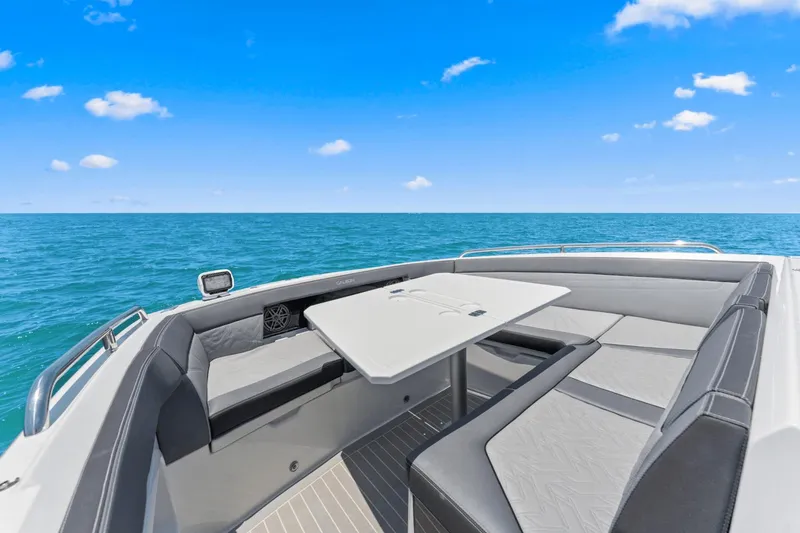 Slide: The Image of Galeon 325 GTO 2024 - 21