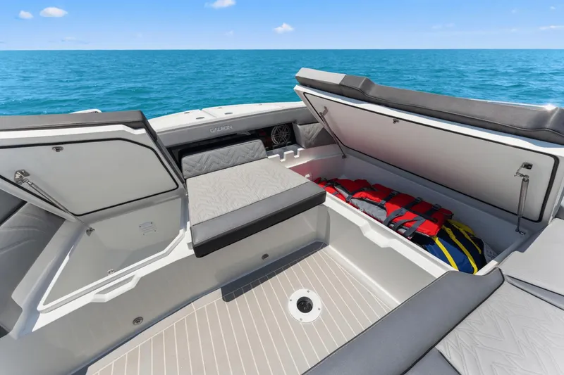 Slide: The Image of Galeon 325 GTO 2024 - 23