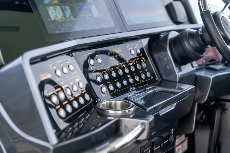 Slide: The Image of Galeon 325 GTO 2024 - 29