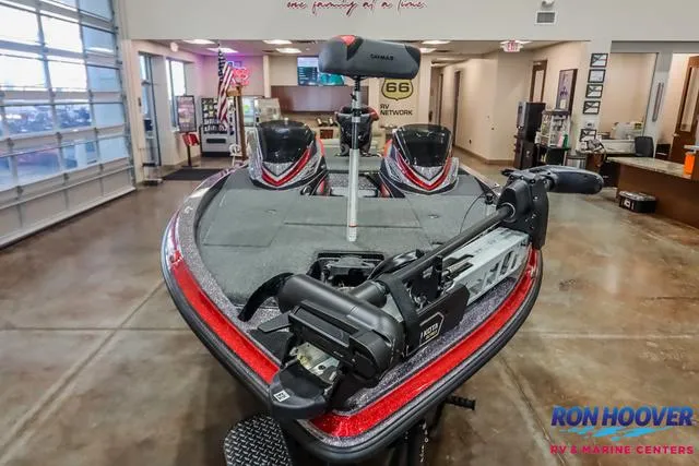 Slide: The Image of Caymas CX 18 PRO 2025 - 10