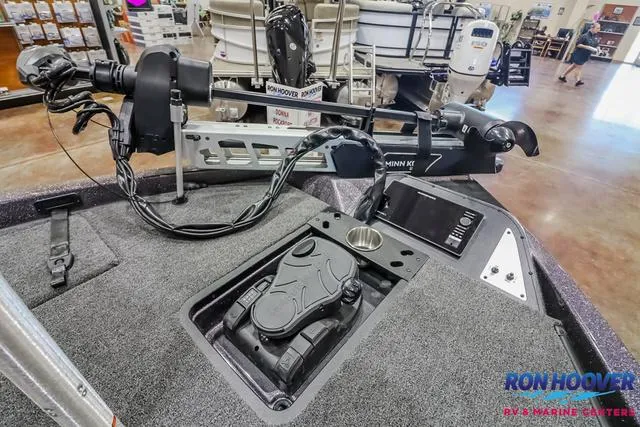 Slide: The Image of Caymas CX 18 PRO 2025 - 15