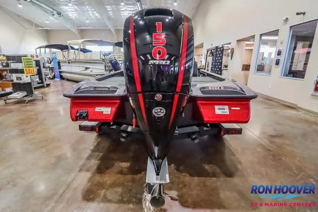 Slide: The Image of Caymas CX 18 PRO 2025 - 32