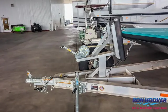 Slide: The Image of Majek 226 Illusion 2025 - 22