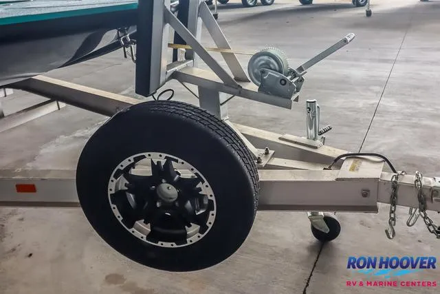 Slide: The Image of Majek 226 Illusion 2025 - 23