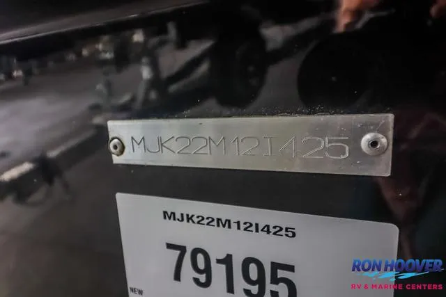 Slide: The Image of Majek 226 Illusion 2025 - 27