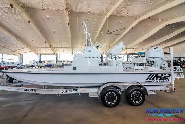 Slide: The Image of Majek M2 ILLUSION 2025 - 4