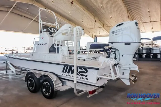 Slide: The Image of Majek M2 ILLUSION 2025 - 5