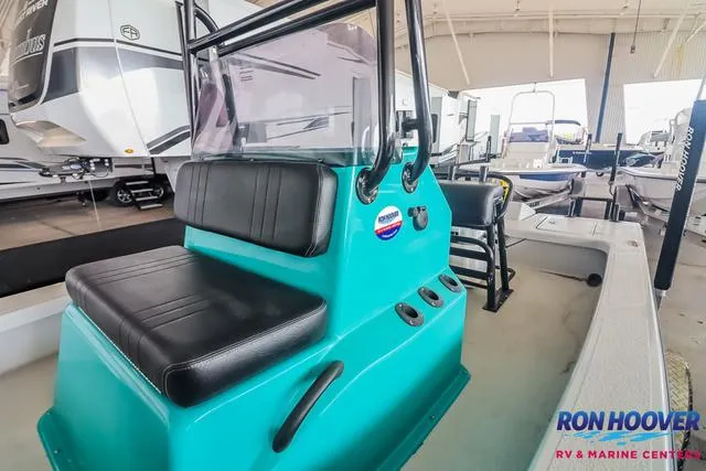 Slide: The Image of 2025 Majek 18 M2 boat interior at Ron Hoover RV & Marine Centers. - 14