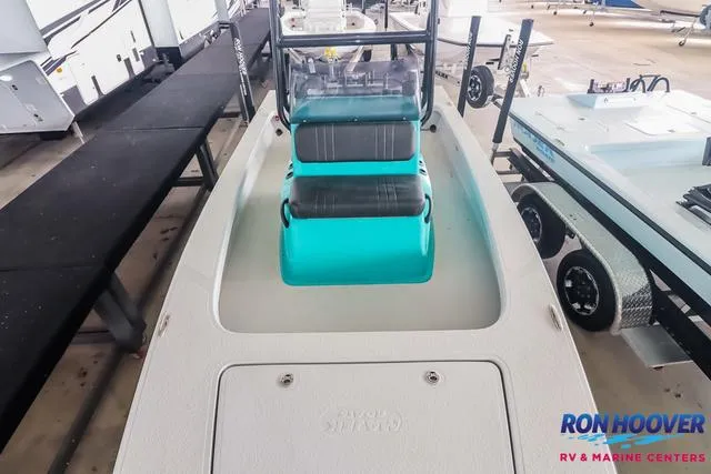 Slide: The Image of 2025 Majek 18 M2 boat at Ron Hoover RV & Marine Centers showroom. - 7