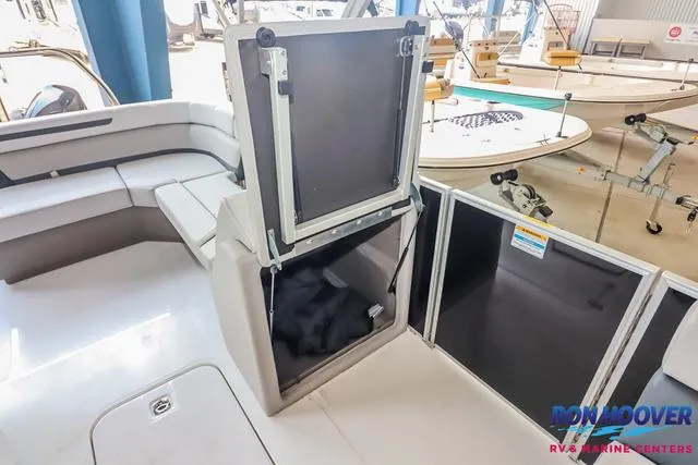 Slide: The Image of Hurricane FunDeck 2260 REF 2025 - 16