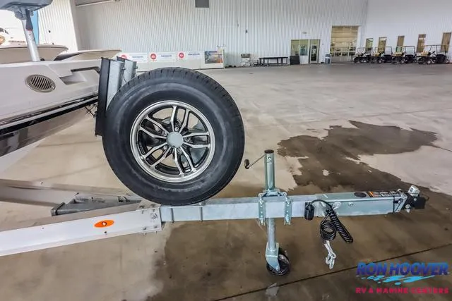 Slide: The Image of Hurricane FunDeck 2260 REF 2025 - 22