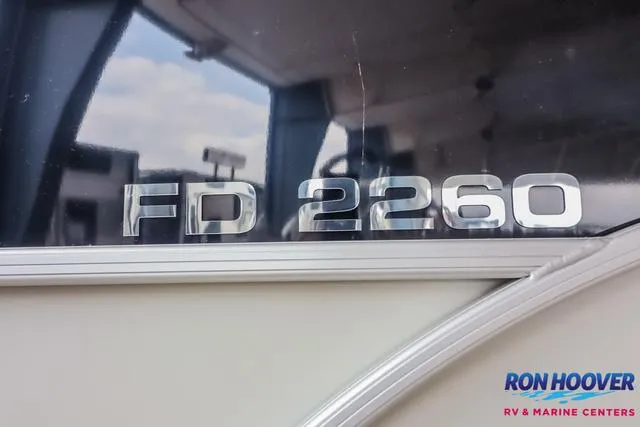 Slide: The Image of Hurricane FunDeck 2260 REF 2025 - 23