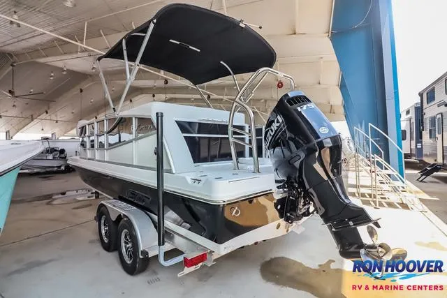 Slide: The Image of Hurricane FunDeck 2260 REF 2025 - 4