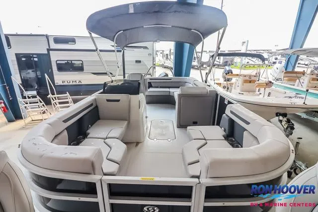 Slide: The Image of Hurricane FunDeck 2260 REF 2025 - 8