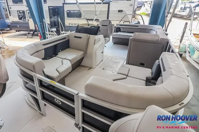 Slide: The Image of Hurricane FunDeck 2260 REF 2025 - 9