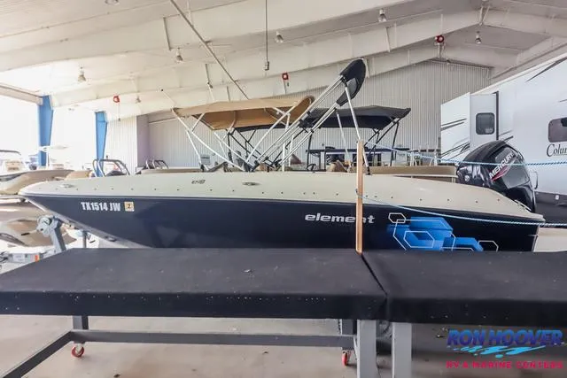 Slide: The Image of 2020 Bayliner Element E18 boat in indoor storage facility. - 4