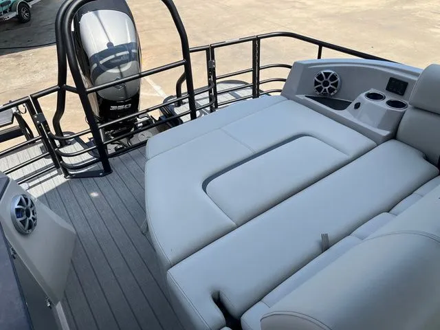 Slide: The Image of Starcraft RX25QDH 2025 - 21