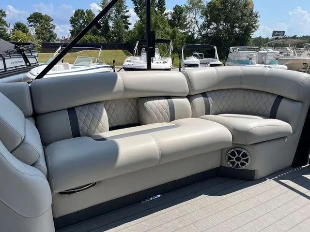 Slide: The Image of Starcraft RX25QDH 2025 - 25