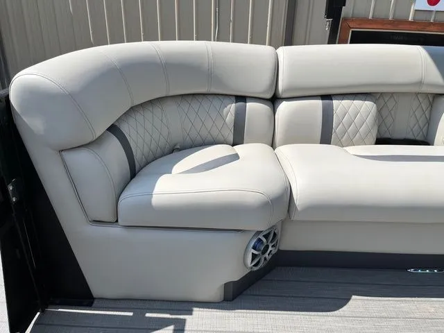 Slide: The Image of Starcraft RX25QDH 2025 - 27