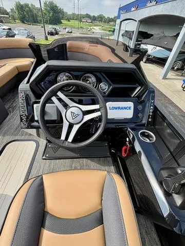 Slide: The Image of Viaggio X22S / DF200ATXSS/ IN STOCK NOW! 2025 - 13