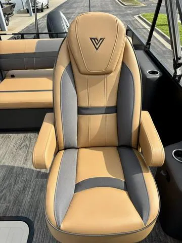 Slide: The Image of Viaggio X22S / DF200ATXSS/ IN STOCK NOW! 2025 - 15