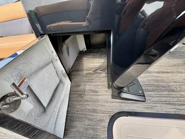 Slide: The Image of Viaggio X22S / DF200ATXSS/ IN STOCK NOW! 2025 - 20